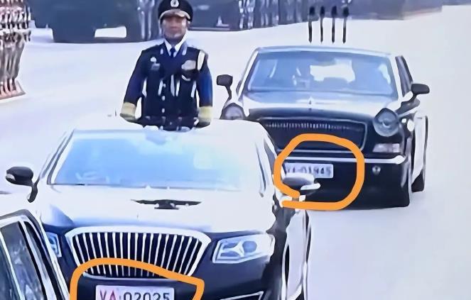 你们发现了吗，有一辆空着的1945检阅车，这细节真的泪目，空着的车，却满载烈士英
