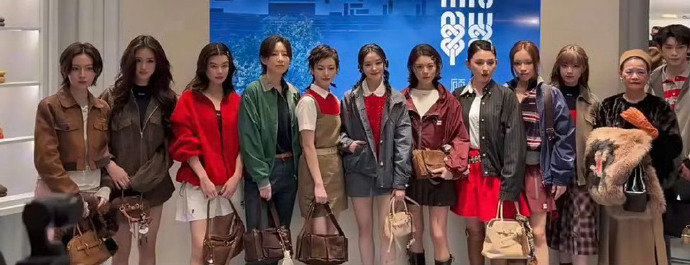 刘浩存合照c位c位刘浩存刘浩存合照c位