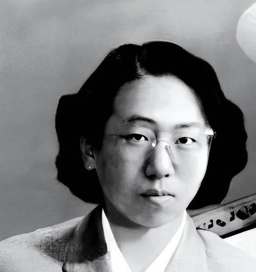 1940年，延安，朱仲芷主动跟丈夫萧劲光离了婚。那一年她已经是六个孩子的娃，和萧