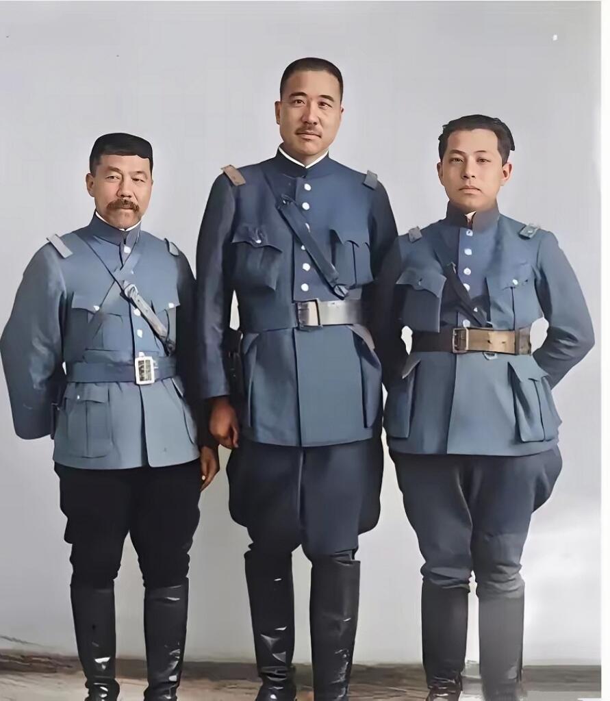 一张照片，集齐了黄赌毒，物以类聚，人以群分，不是虚言。褚玉璞喜欢嫖娼