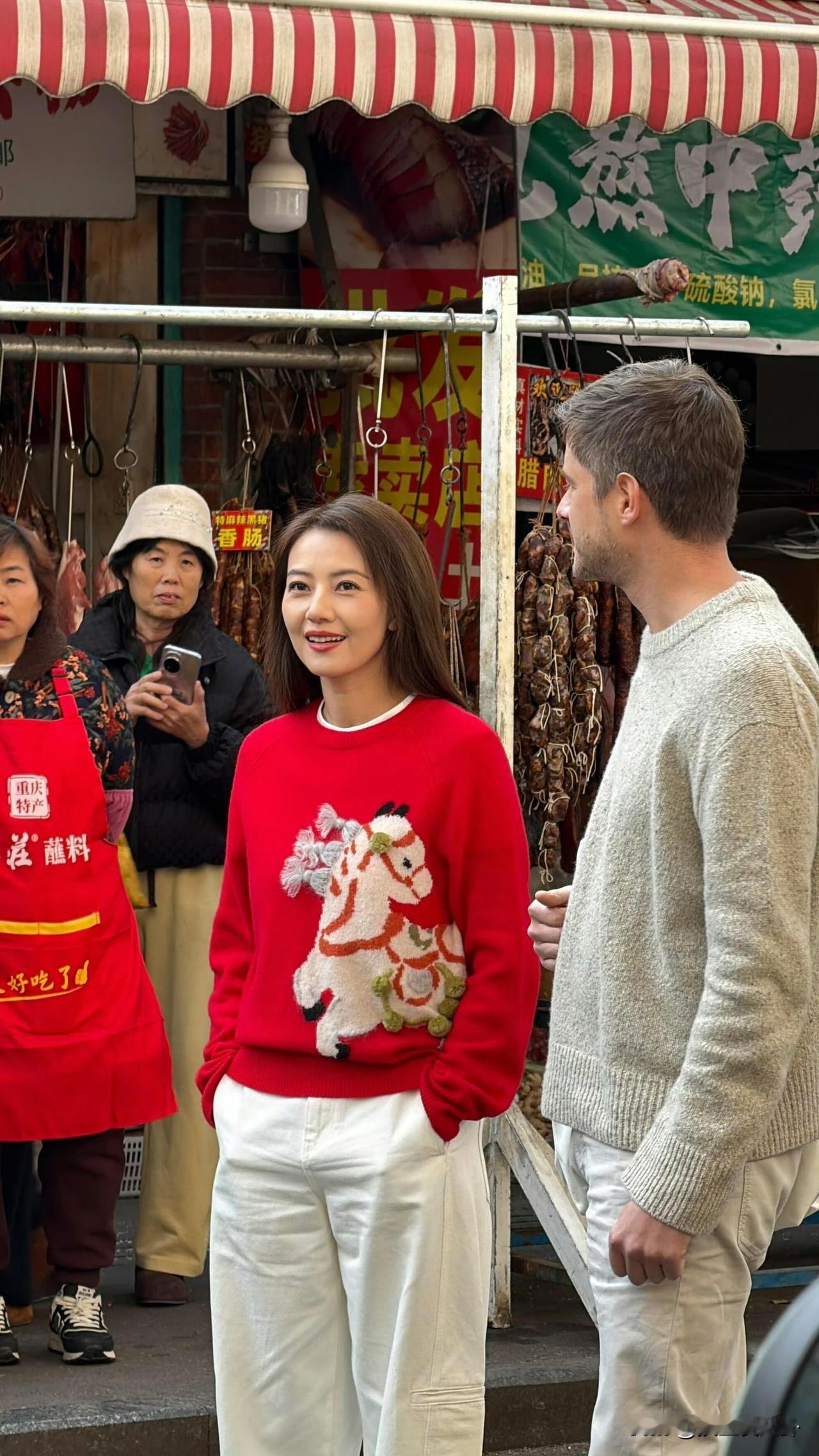 不出意外，意外还是发生了国明女神高圆圆竟然塌房了她参加综艺竟然还要替身，据说