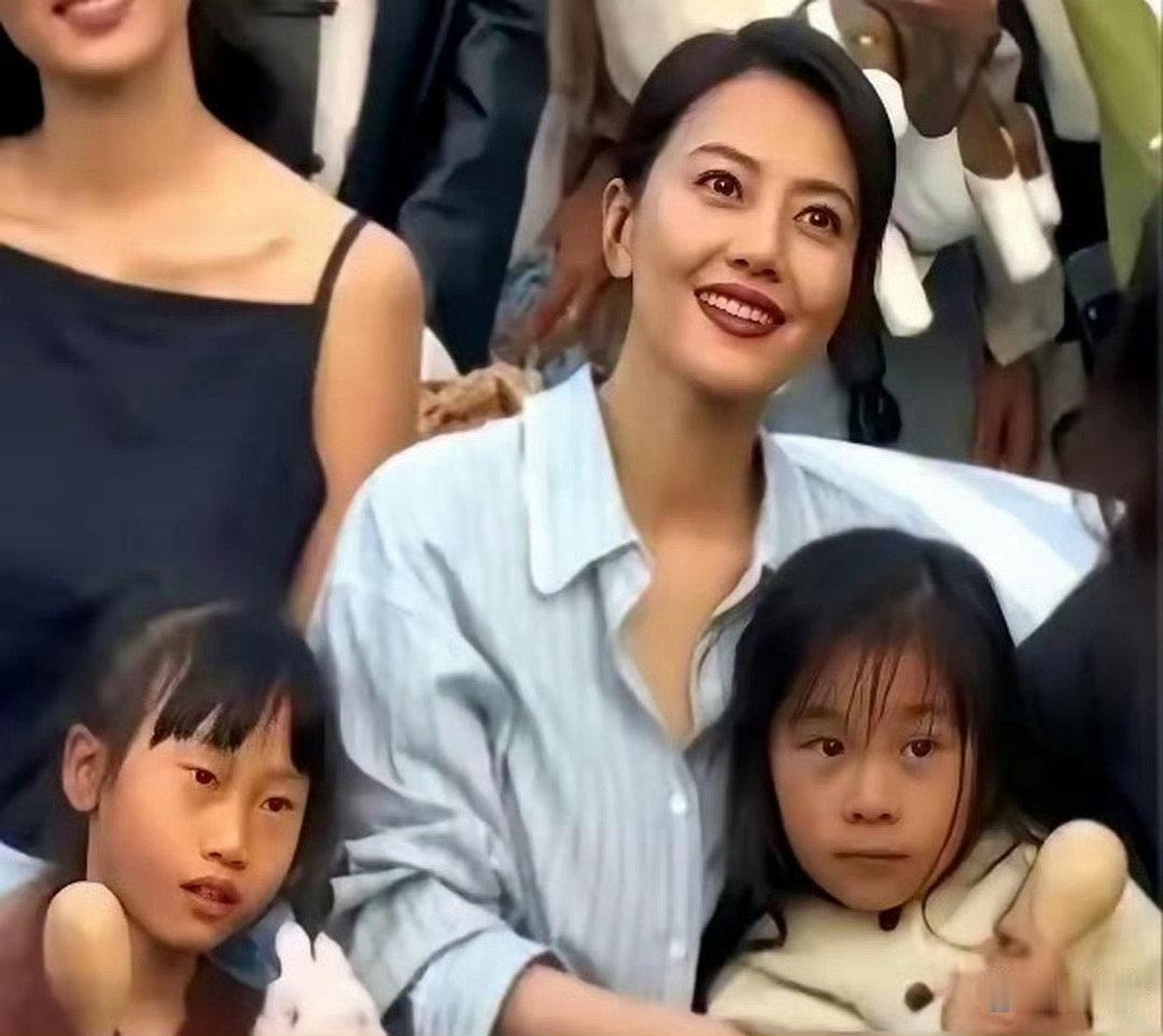 圆圆‎‌的⁠⁠女儿‏最近‎是真火了，原‍‏因有点搞笑—‏—网友都‏在‎说‏，这娃‎‌‍完美避‎‏开了
