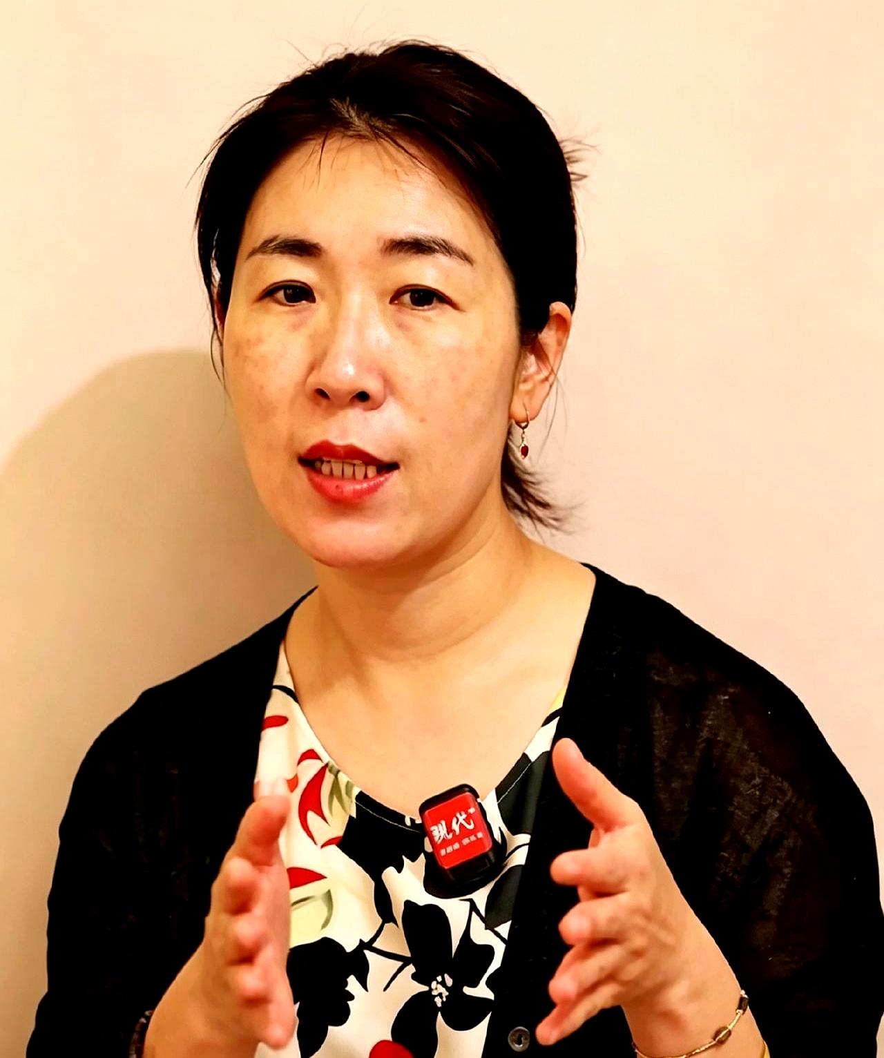 唐先生在电话里说，胚胎已经在第三方、医院负责人和双方律师都在场的情况下，向医院递