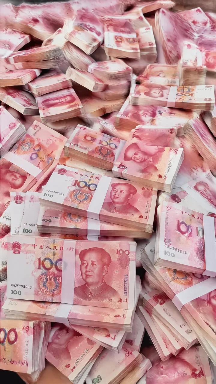 老婆偷拿我的养老钱，去给他儿子买房，我一句话让她当场崩溃我今年六十三，退休三