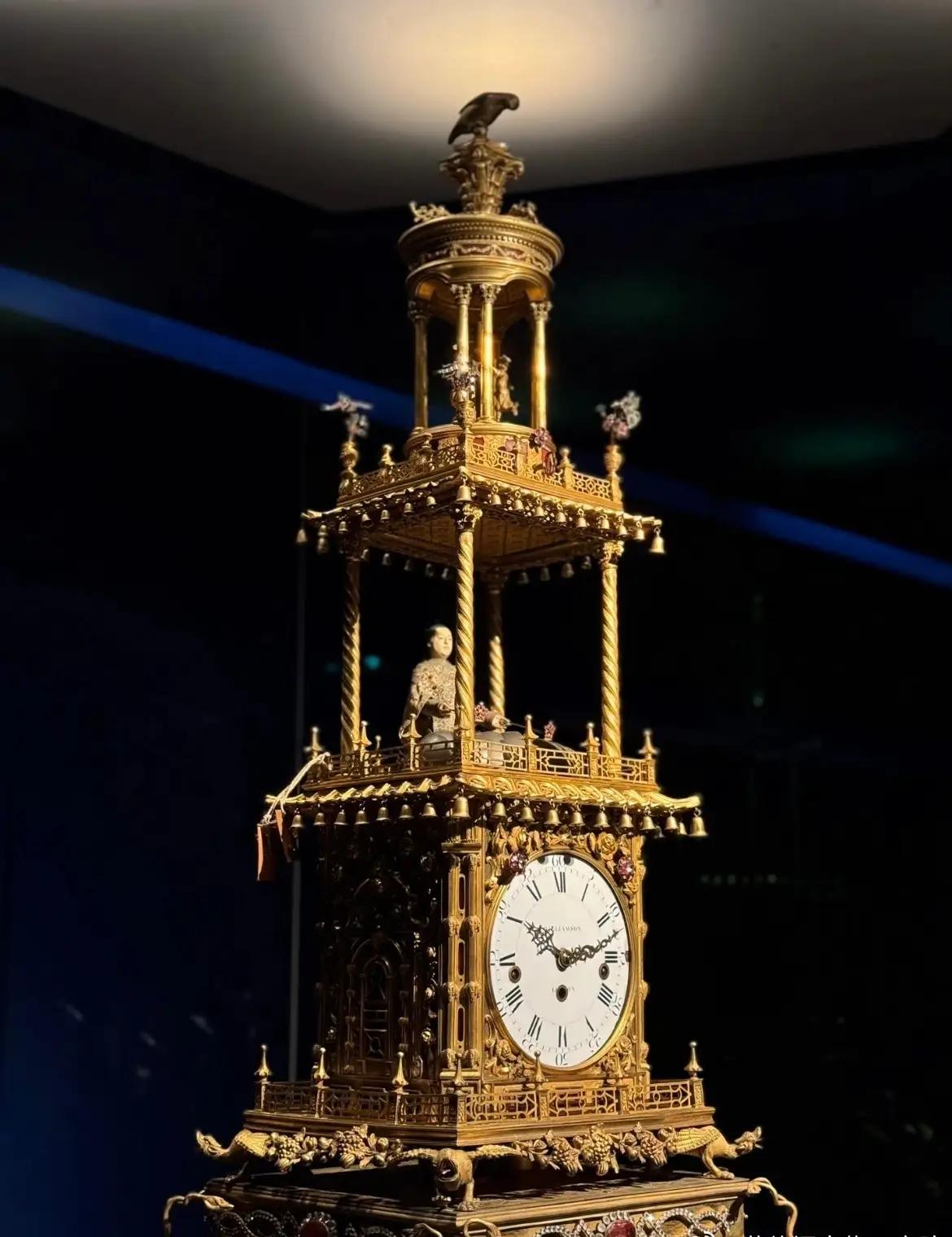 故宫百岁华诞震撼揭秘！30万件稀世珍宝背后的惊天秘密，每一件都让你热血沸腾！