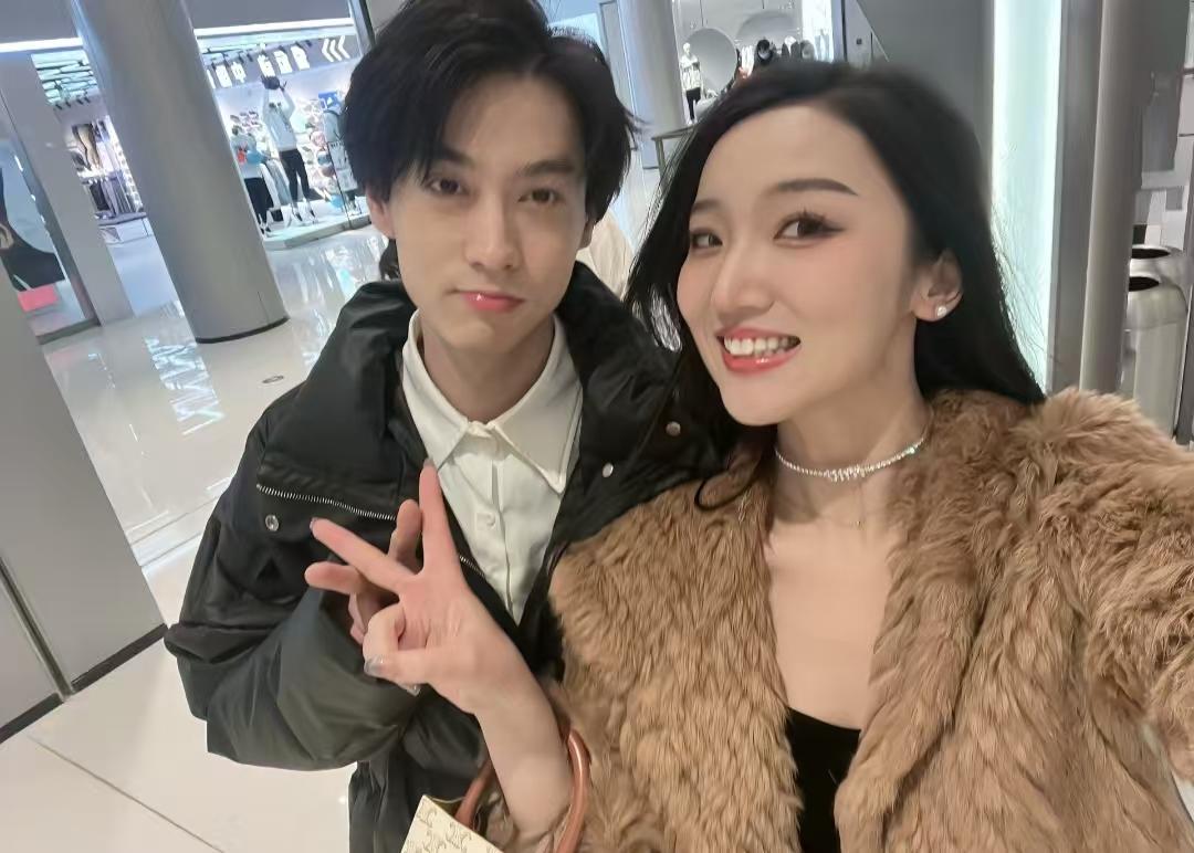 九成美爆锤田栩宁出轨，隐瞒生子，田栩宁工作室要告九成美侵犯名誉权。简单翻译一下，