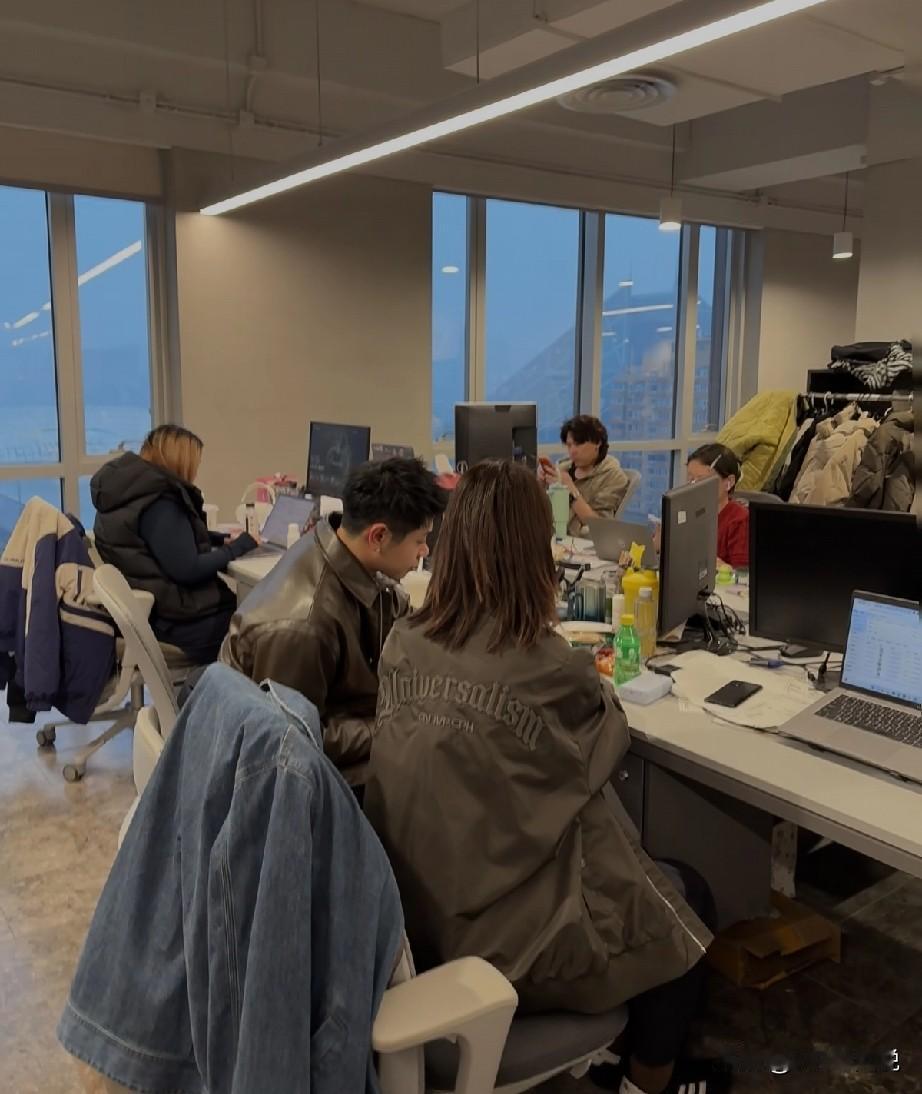 跟面了一个技术，在整个面试期间，候选人各种“拉通、对齐、赋能、闭环”的口头语..