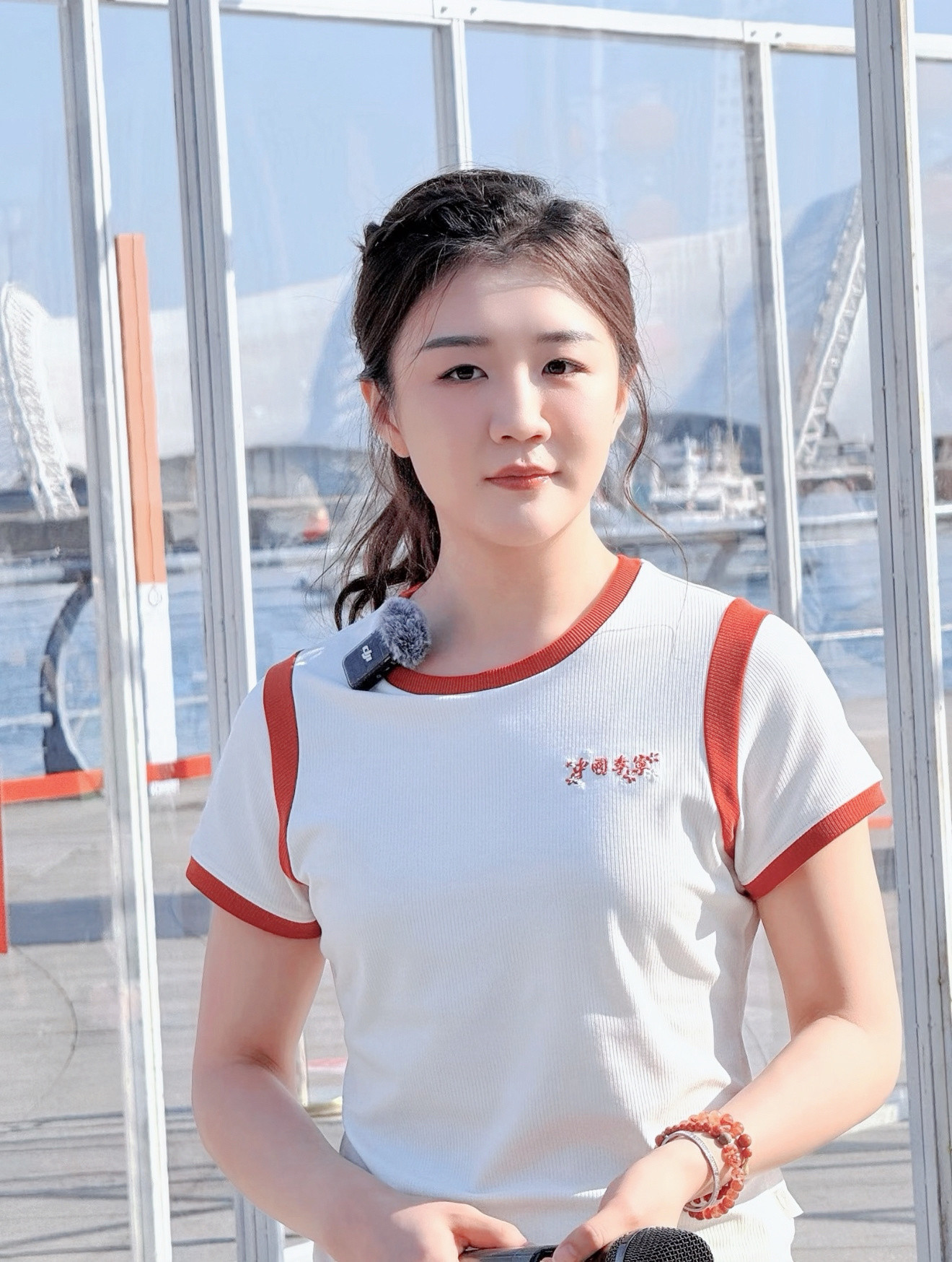 马尾辫干净又清爽，简直是少年感和温柔感的完美结合（忽略可可爱爱的图二）陈梦|