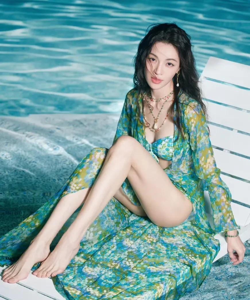 钟楚曦清凉写真，拍得真的很好，很有创意，唯美，浪漫，撩人！