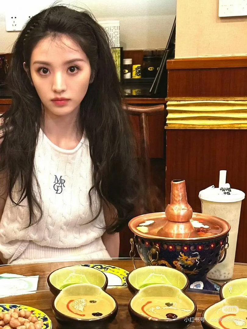 你们觉得🍩是大美女吗？顶级大美女的核心标准：优越头骨、高折叠度骨相、五官精致大
