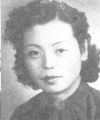 1970年，陈独秀58岁的女儿陈子美身绑5个空油桶，带着小儿子偷渡香港