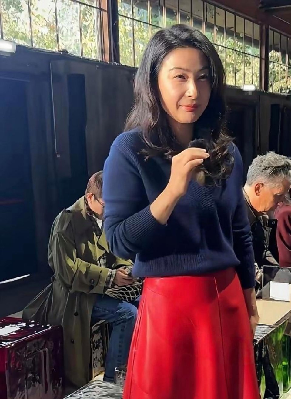 郭晶晶不爱打扮我忍了，腰挺不直我也忍了，忍不了的是，她在参加活动时，竟然穿了一件