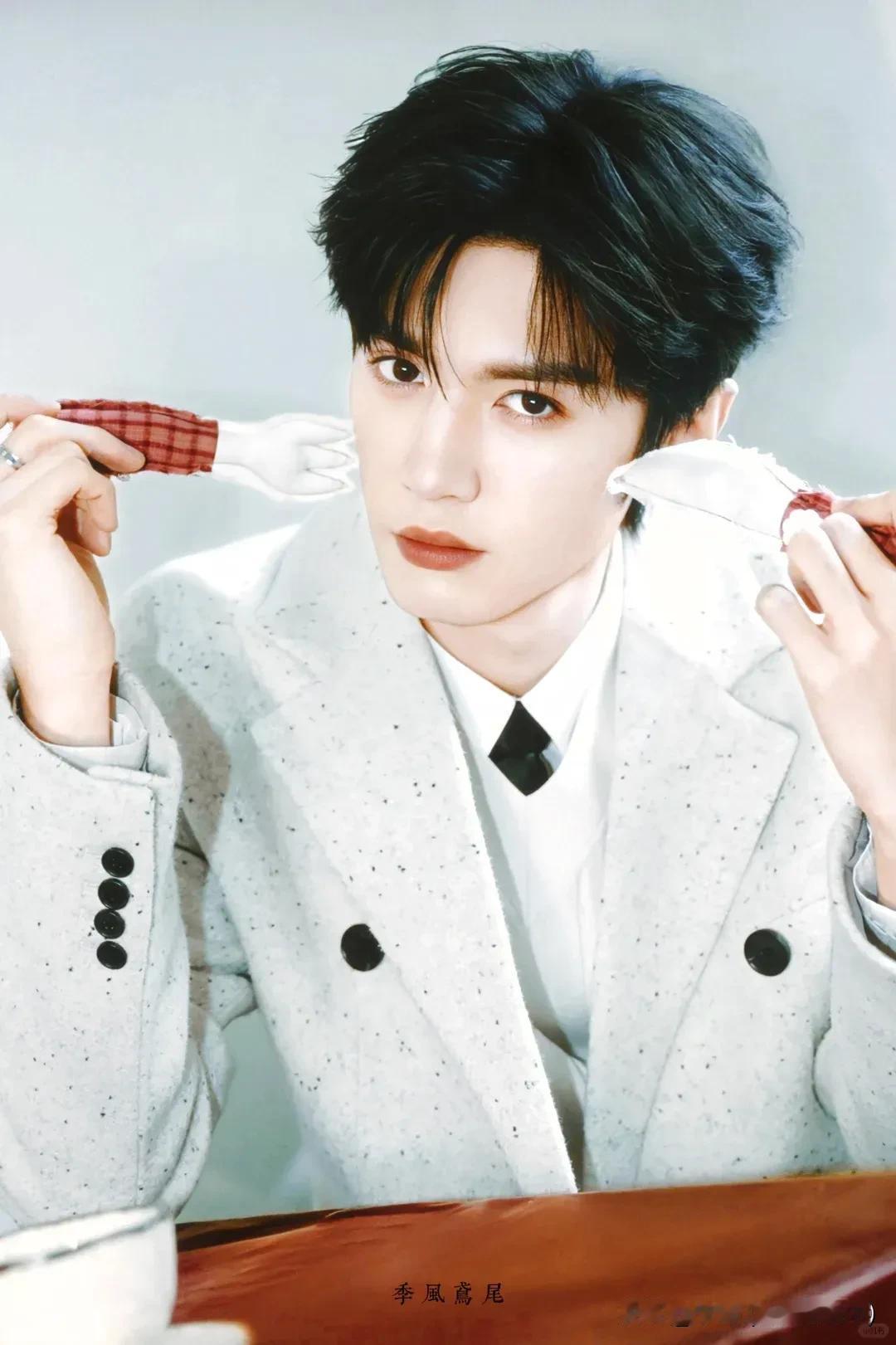 名利场众生相：顶流焦虑、亲情缺失与过气者的挣扎“求生”在娱乐圈这个看似光鲜亮