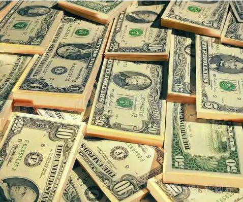 一个年顺差近1.2万亿美元的国家，钱到底去哪了？国内投资走弱、消费收缩，十四