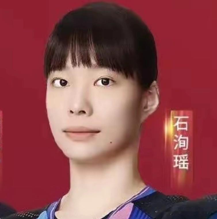中国WTT北京大满贯赛女单正赛首轮1/32决赛，石洵瑶VS玛特洛娃。第一局石洵
