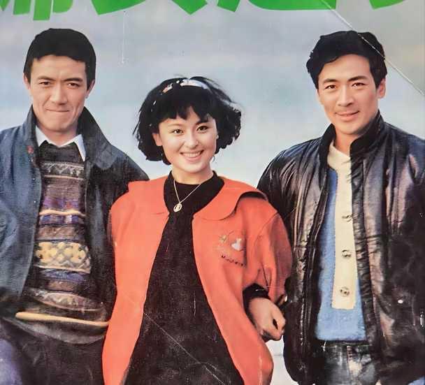 90年代，李幼斌、王璐瑶、寇振海在杂志上的合影。那时的“黑豹子”，长得还蛮清