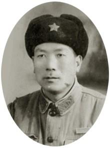 朱崇华（1921‑）山东临沂人，1941年参加八路军，1942年入党。参加过孟良