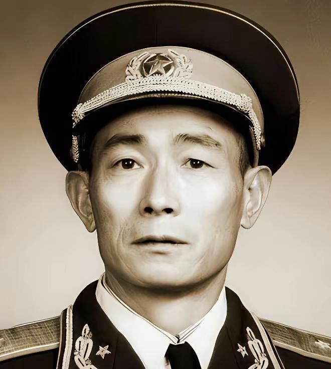 1937年，陈赓把386旅772团1营营长找来，对他说，要升他当团长，营长大喜，