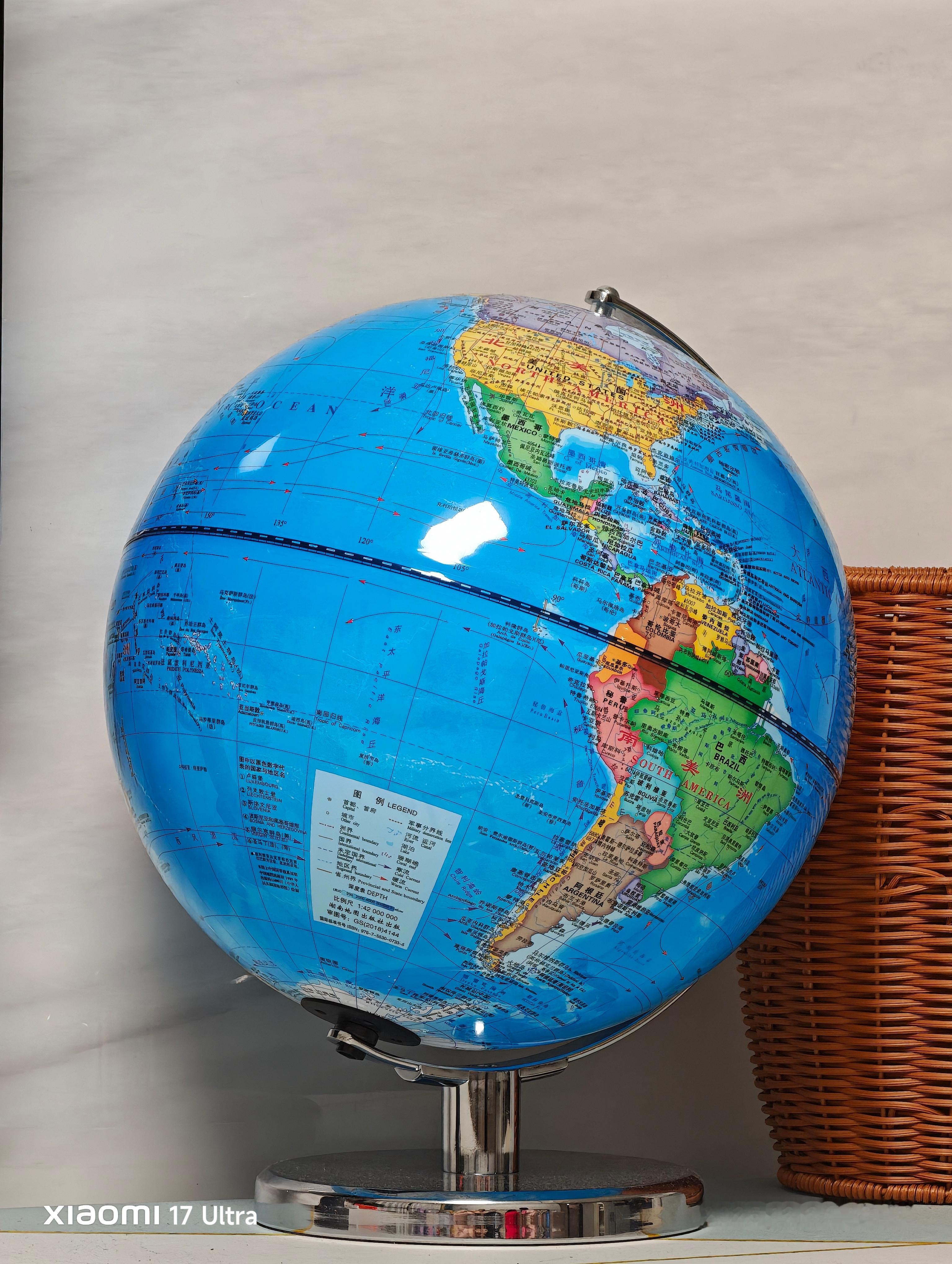 10倍焦段，文字可读性对比，顺序是：小米17Ultra，VivoX300Pr