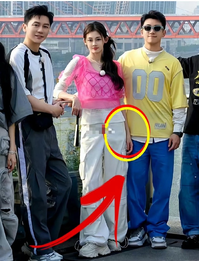 怪不得郑恺这么爱苗苗，两个人互相陪伴对方，成为世上幸福的夫妻​​​