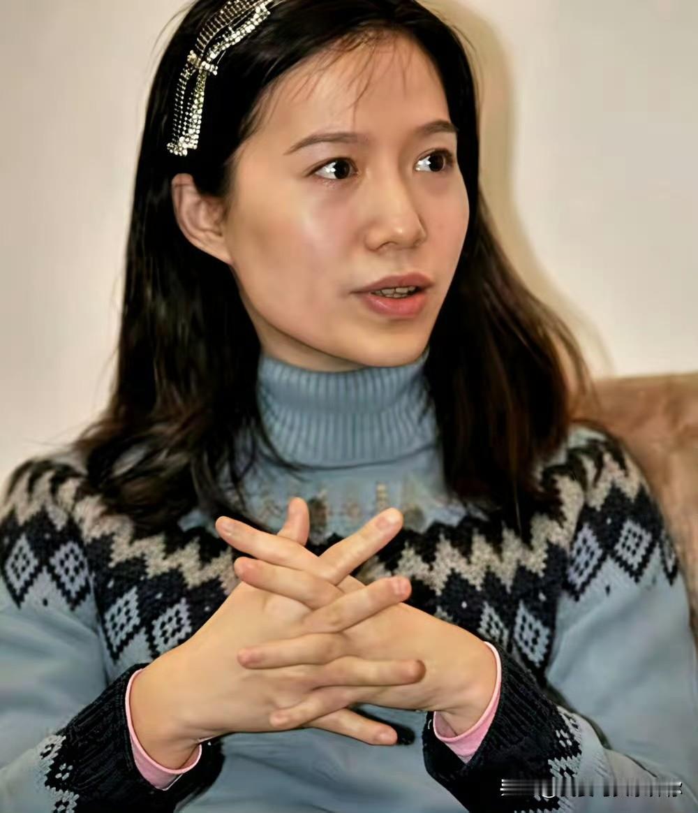 我突然理解翁帆去剑桥了翁帆这个人有点意思。她最厉害的地方，就是心里特别有数