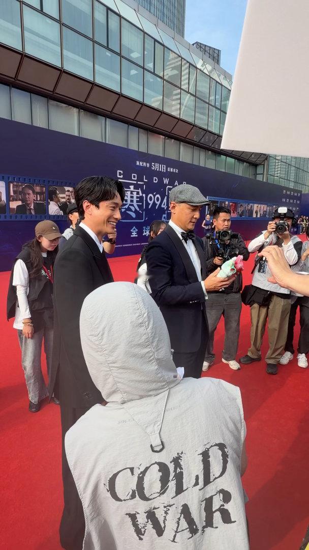 阿祖收到了lazuzu电影寒战1994成龙没收到的lazuzu，梁家辉拿走过，