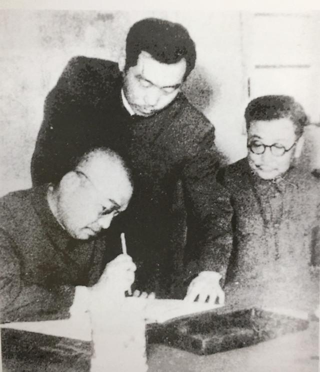 抗美援朝停战谈判时，美国派出了5名谈判高手，我方正不知该派谁去谈判时，毛主席直接
