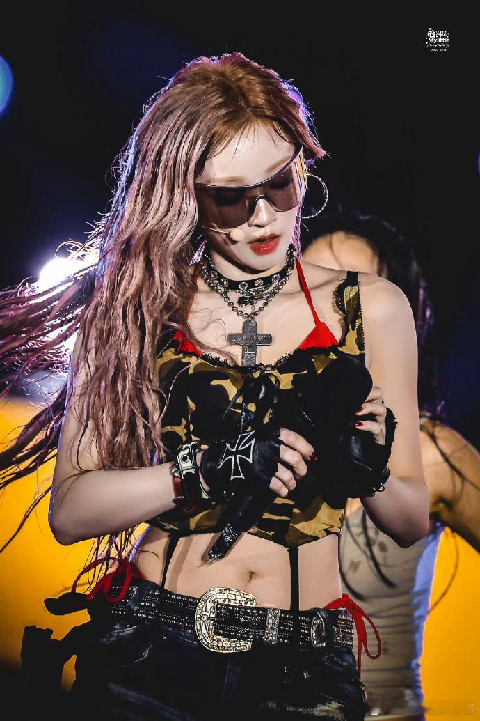 宋雨琦好会钓宋雨琦澳门水弹音乐节舞台宋雨琦的舞台魅力绝了！澳门水弹音乐节上又辣