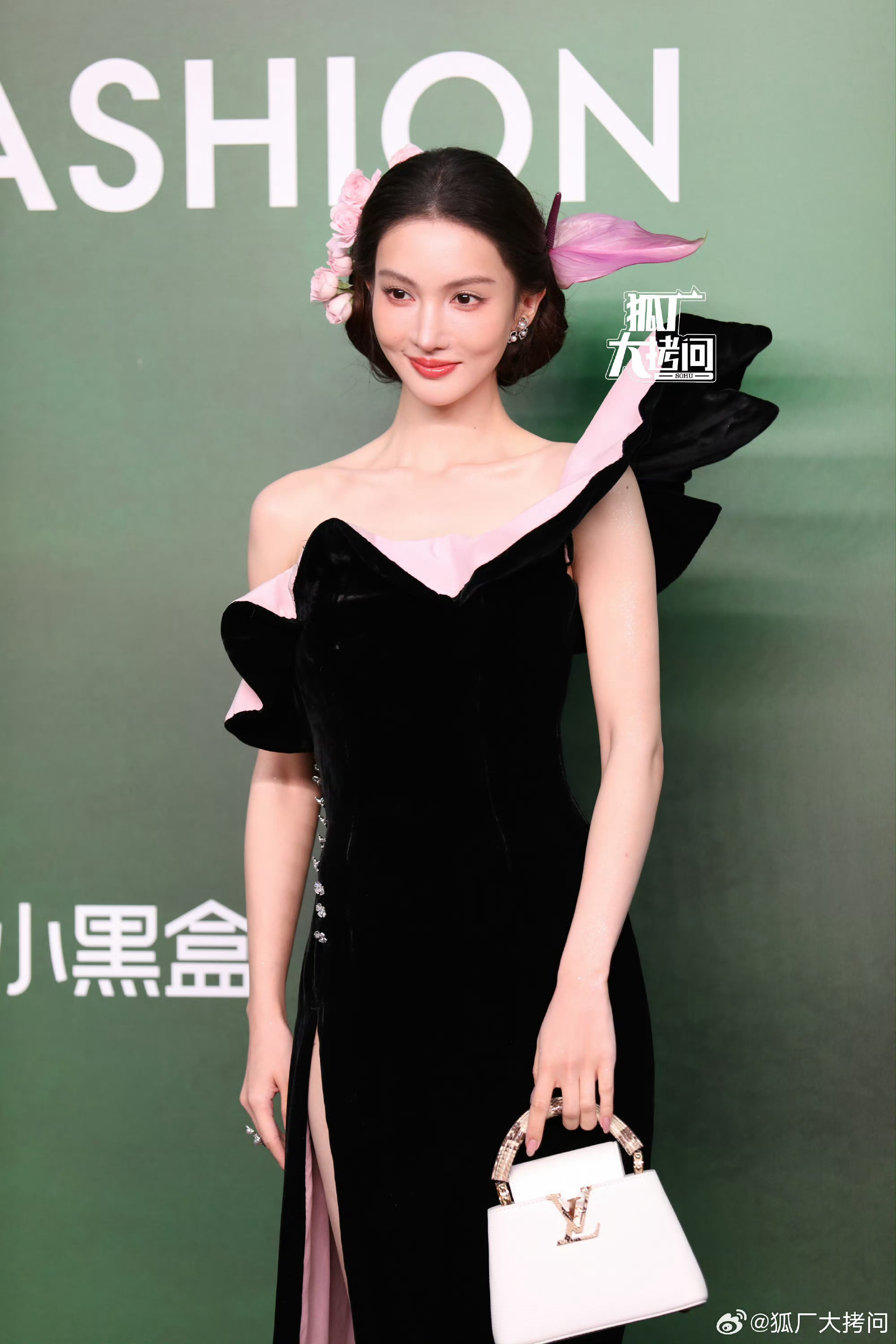 金晨整体挺好看的，就是这个鼻子太奇怪了VOGUE直播vogue盛典vogue时尚