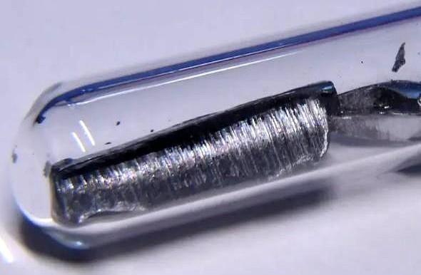 重磅消息！中国再获史诗级突破以前这宝贝疙瘩，人家按克卖，比黄金还贵，还说断供就