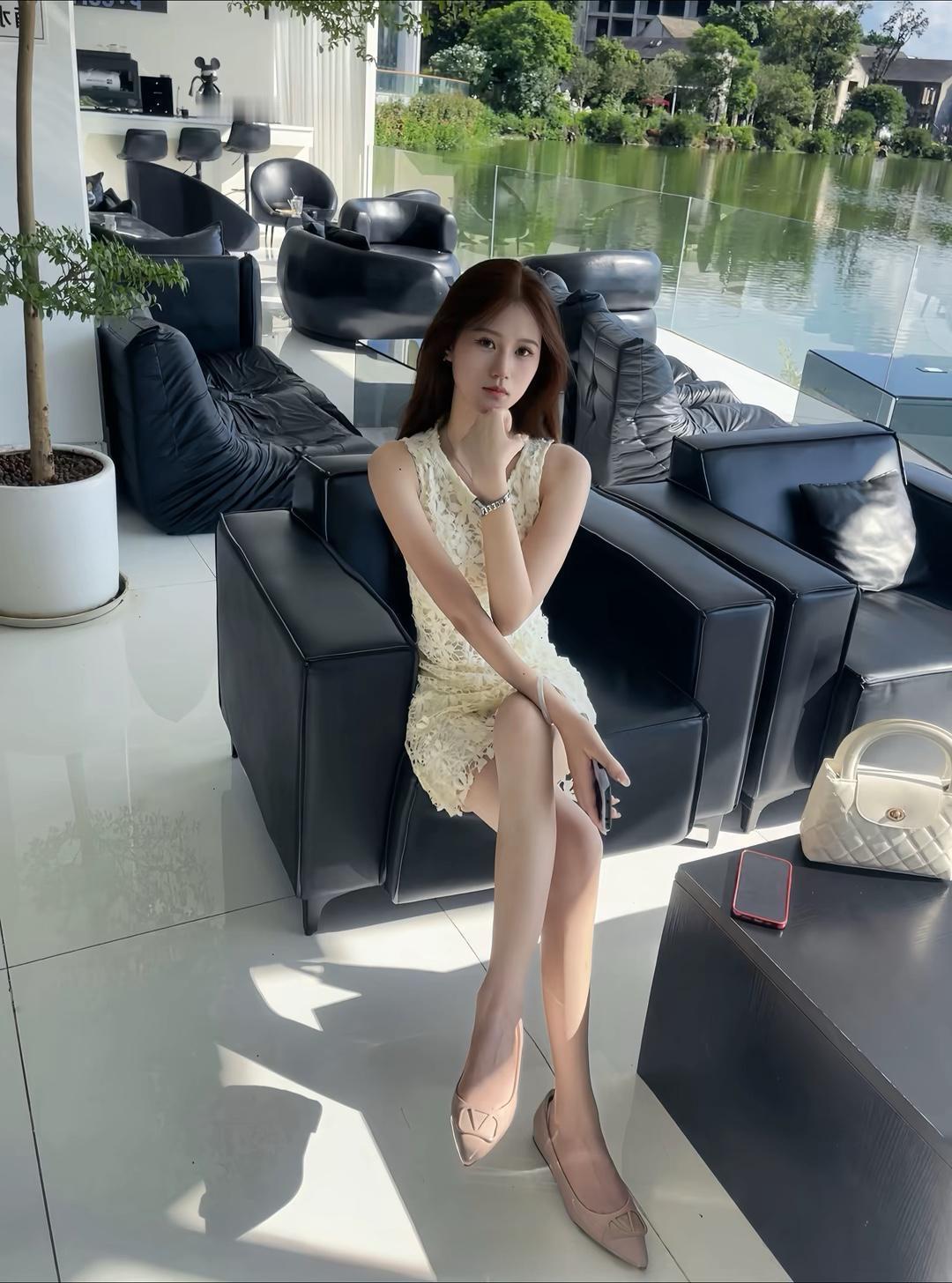 御姐什么样的穿搭可以成为气质女神?丝袜怎么搭配才好看什么样的女人让男人看了就