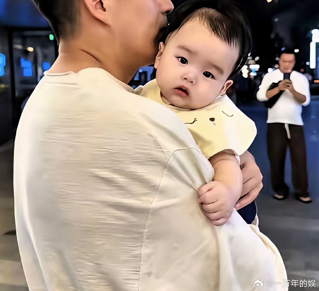 相由心生这句话，还真不是瞎扯就拿汪小菲来说有了小儿子汪吉辰之后，整个人的气场都温
