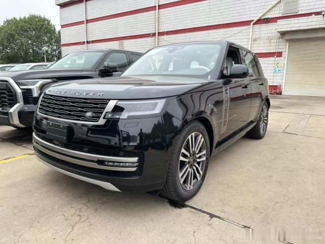 没阉割的400匹马力标轴揽胜，价格比中规好很多，而且还是没阉割的400匹马力！中