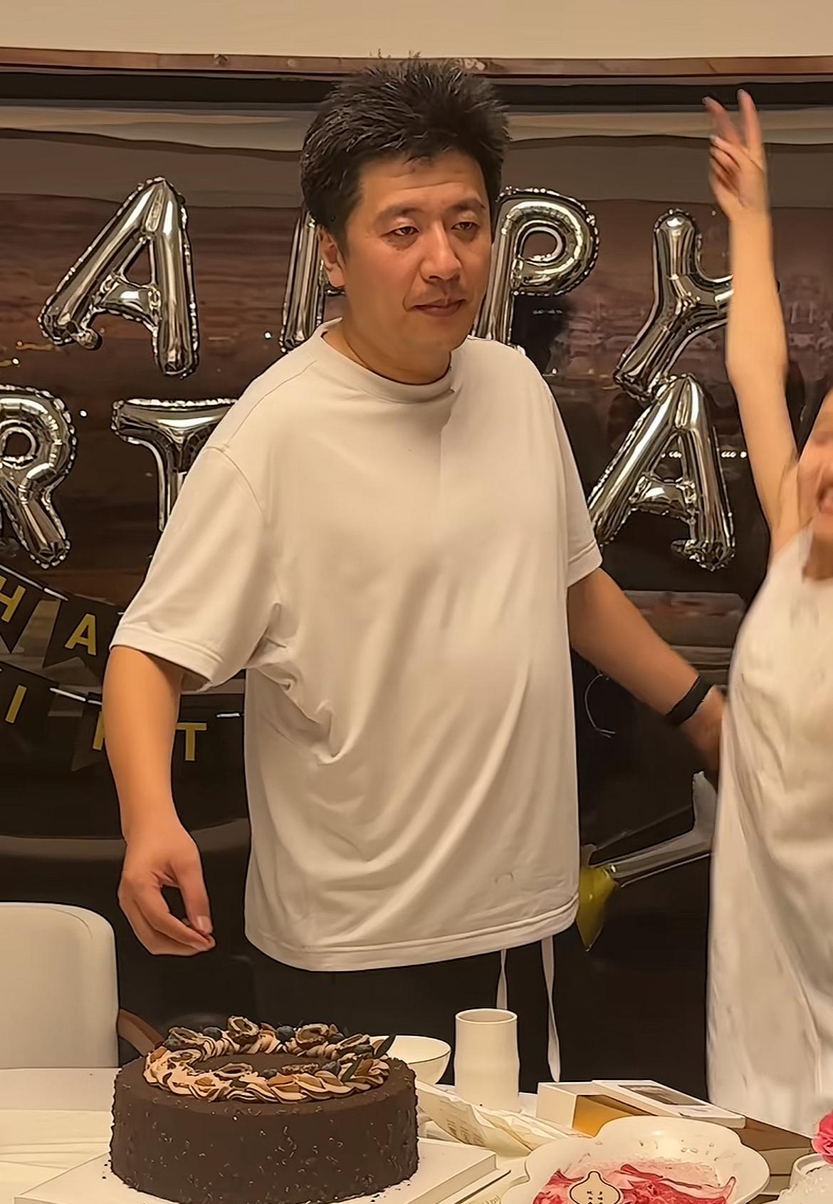 张雪峰42岁冥寿，女儿张姩菡的发文再次让人感到泪目，而他的状态那时候就出现了问题