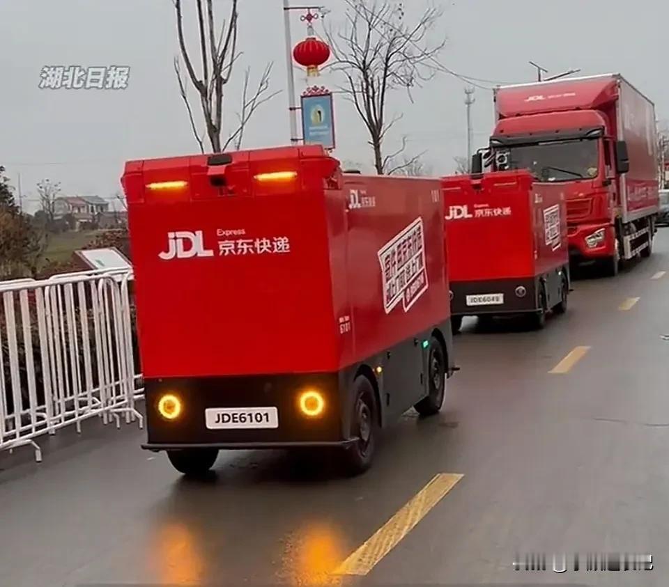 刘强东记得500元，76个鸡蛋的恩情，一年又一年给家乡送年货。今年的年货更是