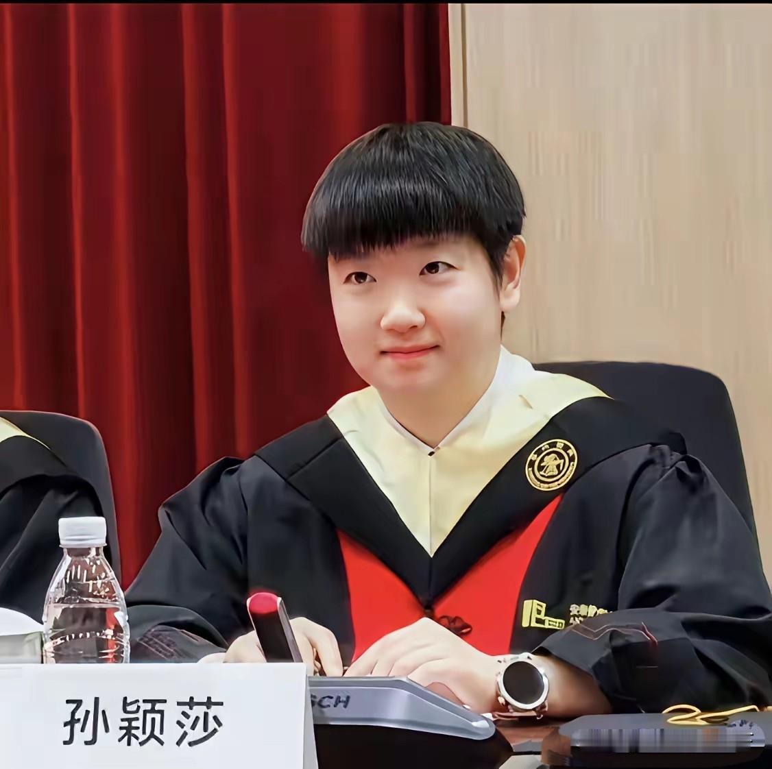 孙颖莎的文章写得太棒了，文采斐然，真是名副其实的才女！这是孙颖莎在上海交通大学