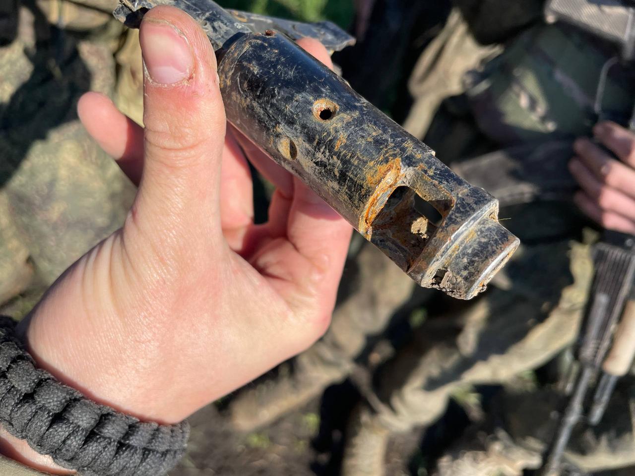 一位俄罗斯陆军枪匠分享了一些锈迹斑斑的AKM和AK-74步枪的例子。并没有说明