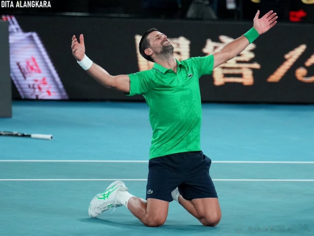 德约科维奇🇷🇸成为公开赛时代首位连续21个赛季至少打入一次决赛的球员：🇷?