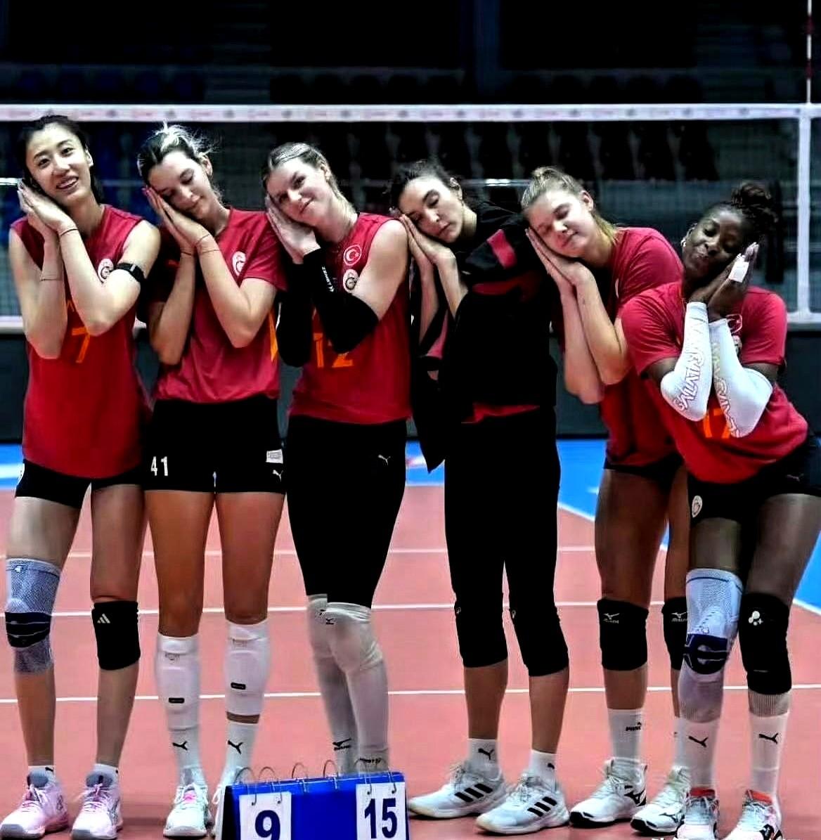 王媛媛这适应能力真是没得说。刚官宣加盟土耳其加拉塔萨雷没几天，人就上场打比赛