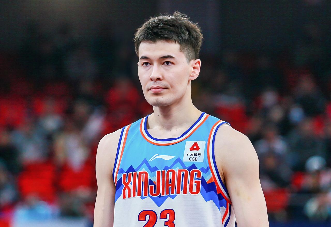 齐麟：刘指导来之前沙拉木你还是个MVP，现在都不让你上场啦？？沙拉木：可能他觉