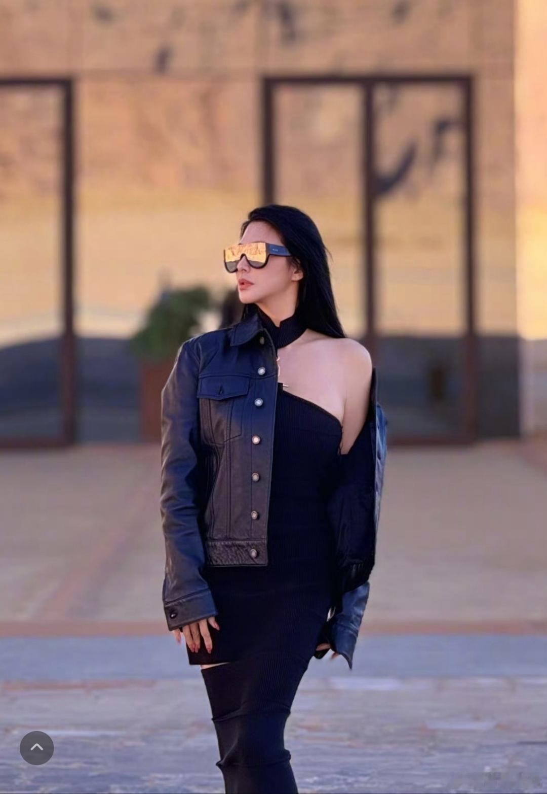 张雨绮有点倒霉了！好好的辽宁春晚彩排刚曝光白发造型，美到粉丝狂喜。结果转头就被葛