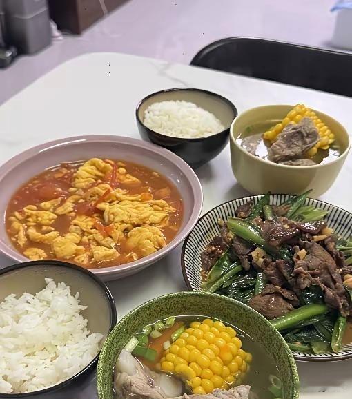 今天彻底爆发跟儿媳吵了一架，心里难受的很！天天晚饭都是我一人忙活，一到做饭点她