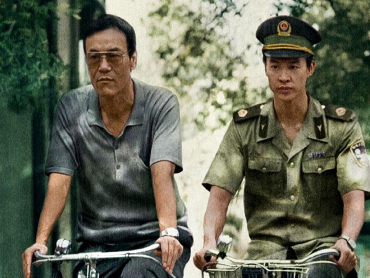 “夜跑的人被刀捅，真凶却不是那个最像凶手的人。”《树影迷宫》把这条新闻拍成了