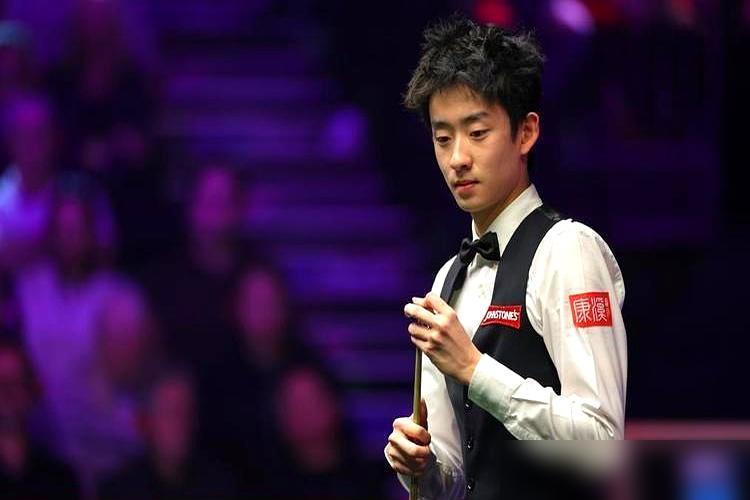 特鲁姆普的球迷今天怕是要把电视机砸出一个大窟窿。台球皇帝亨得利刚刚一锤定音，把博