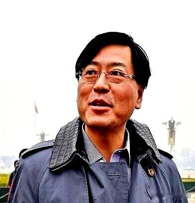 当年联想花29亿美金把摩托罗拉买下时，全网都在嘲笑这是接了个烂摊子，等着看它怎么