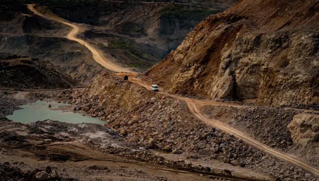 国安部此次披露的特大稀土走私案，震撼程度远超想象，中国实施稀土出口管制后，西方为