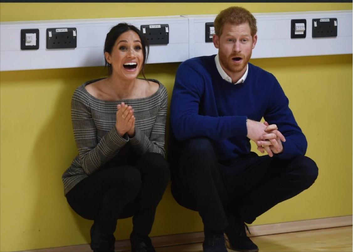 苏赛克斯公爵夫妇哈里王子和夫人梅根的第11位公关人员又辞职了，对比威廉王子和凯特