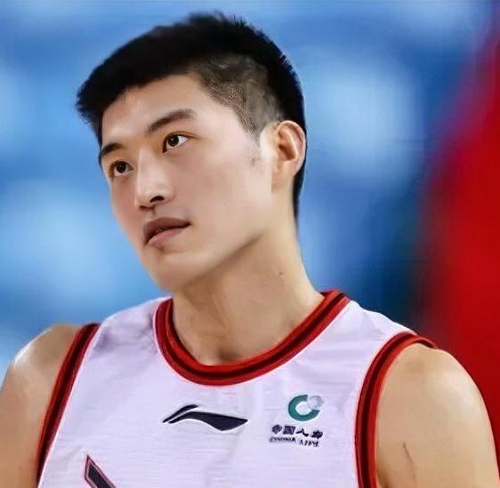 造谣的都闭嘴了！赵率舟10分钟6分5板1助...三分2中！正负值+18全