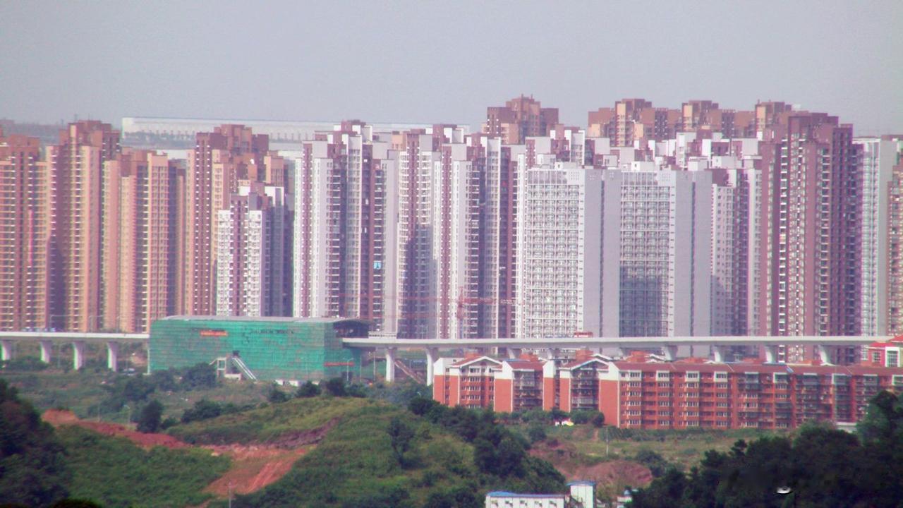 2012年夏天，远眺大竹林康庄那一片，当时重庆轨道交通6号线还在施工中，从图中可