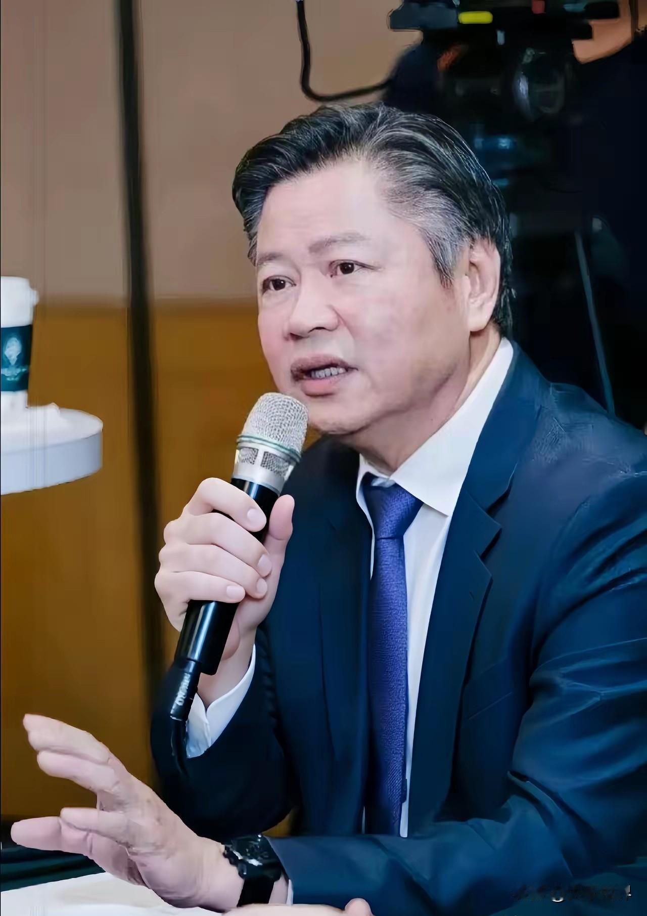 真开心，不但台湾民众知道了，大陆的也都知道了——硬核撑腰！被台绿营逼丢饭碗